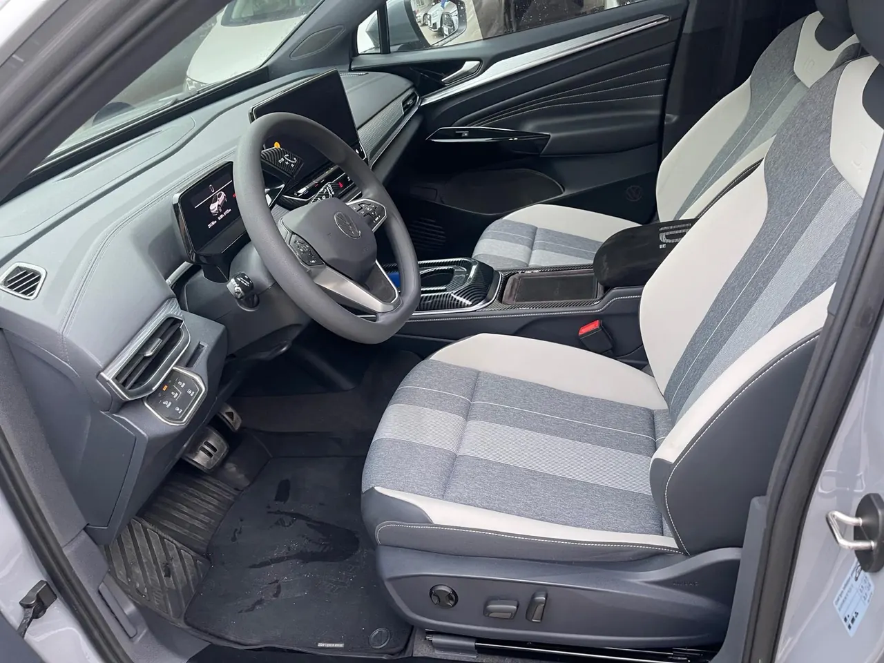 Volkswagen 2024 ID. 4 CROZZ Pure Limited Edition Automatic Transmission 5
