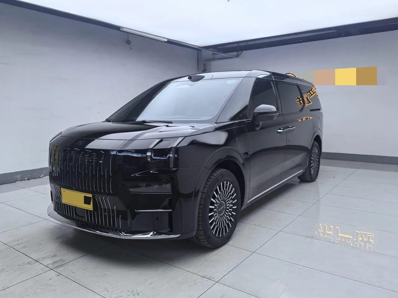 Zeekr 2024 Zeekr 009 six-seat executive version four-wheel drive 108kWh automatic gear - View 1