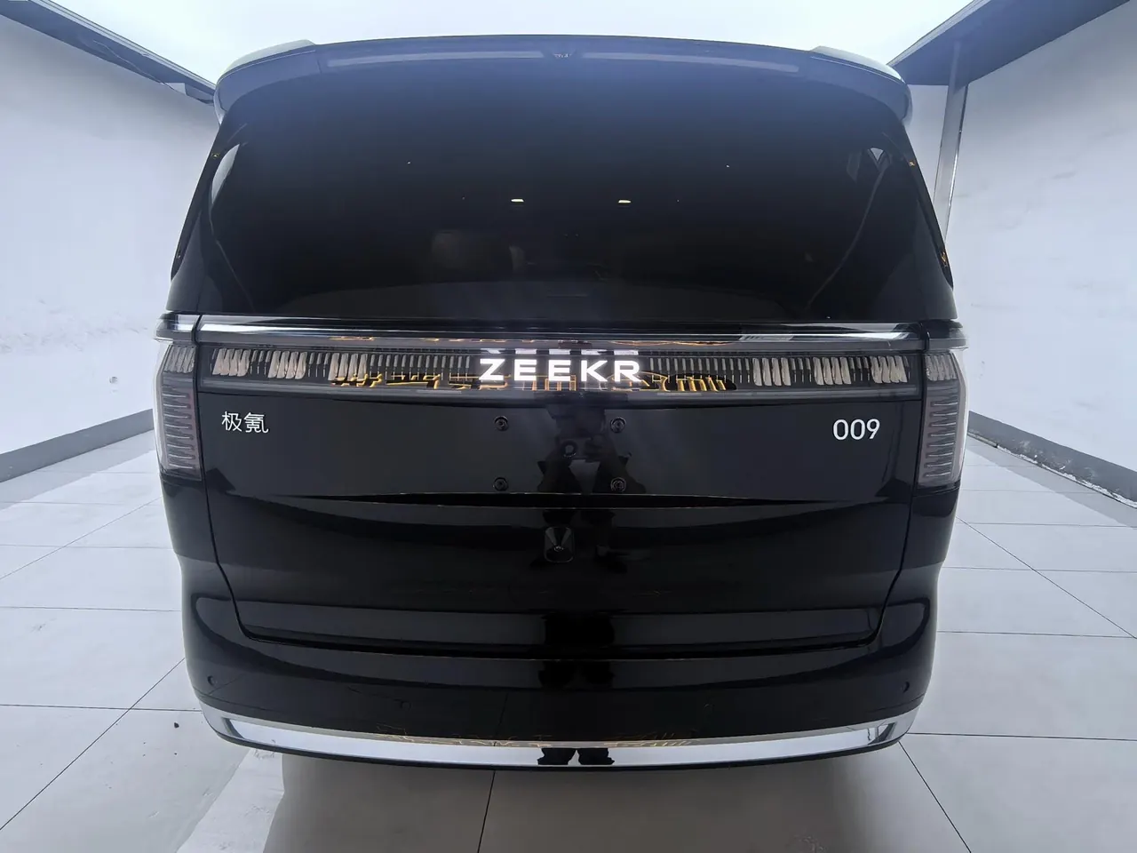 Zeekr 2024 Zeekr 009 six-seat executive version four-wheel drive 108kWh automatic gear 11