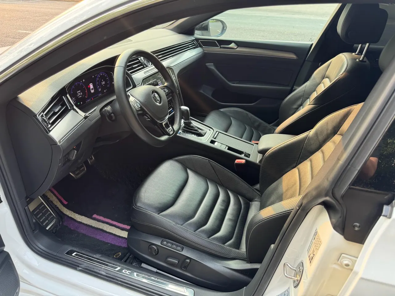 Volkswagen 2020 CC 2.0TSI 330TSI beauty version of automatic gear 2