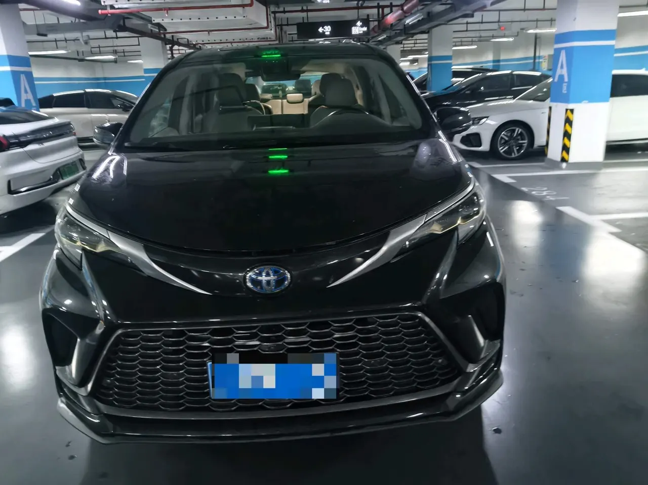 Toyota 2023 Grevia HYBRID 2.5 Stepless Premium PLUS Edition Automatic Gear 2