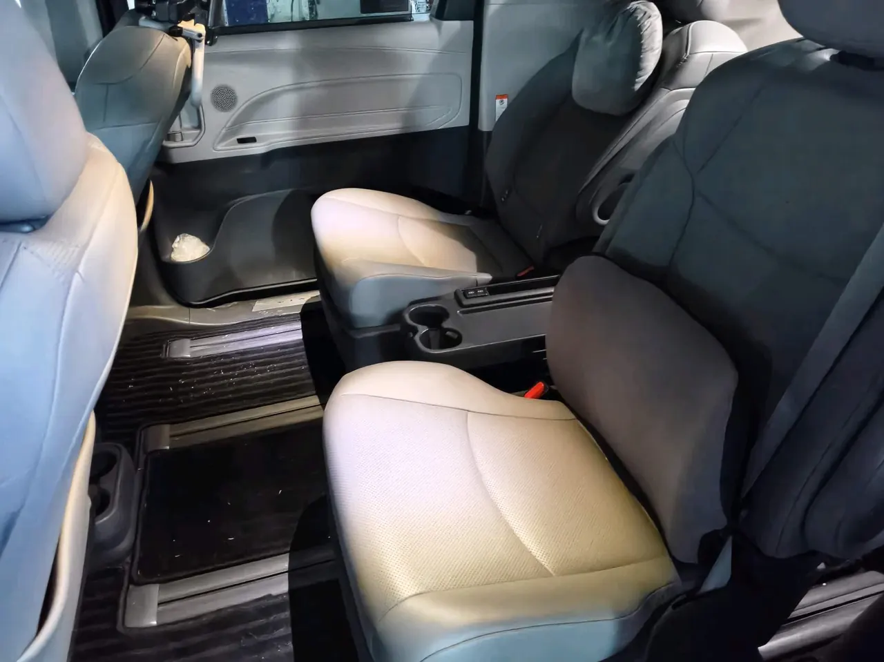 Toyota 2023 Grevia HYBRID 2.5 Stepless Premium PLUS Edition Automatic Gear 5