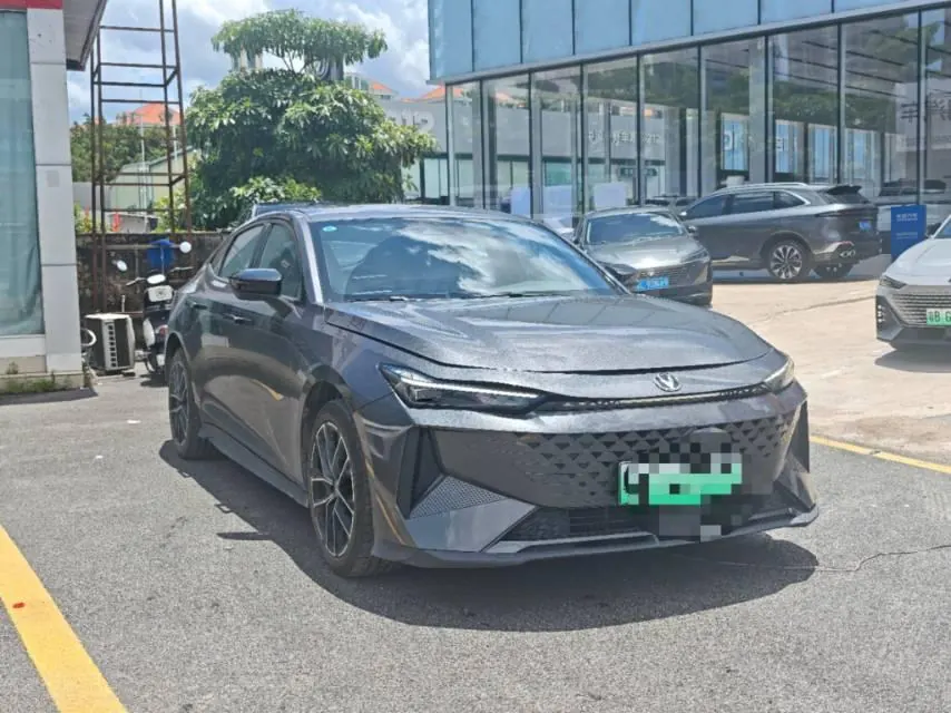 ChangAn 2024 UNI-V Smart Electric iDD 1.5 Stepless Blue Whale 136km Smart Zun Automatic Gear 2