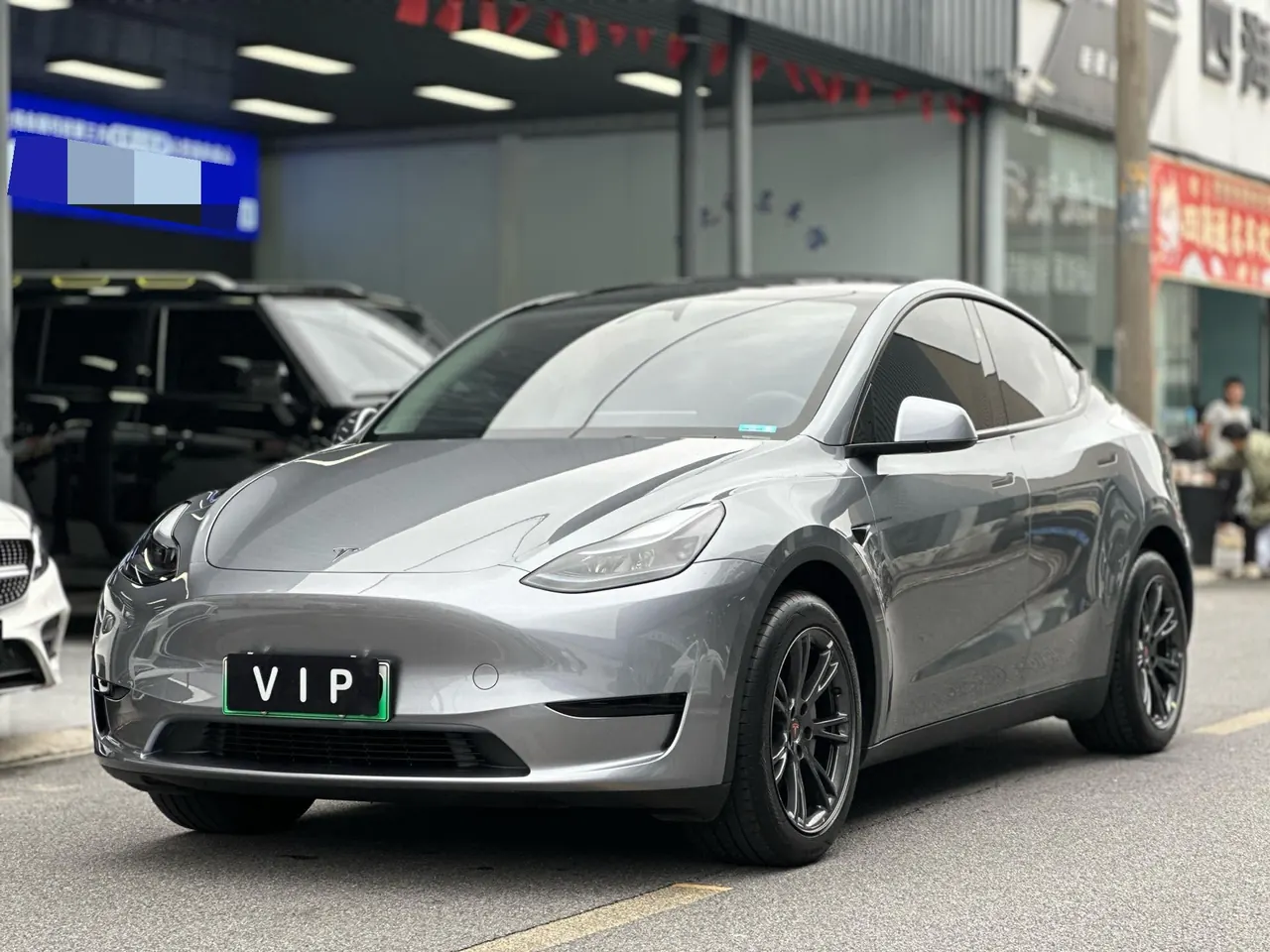 Tesla 2024 Model Y rear-wheel drive version automatic transmission - View 1