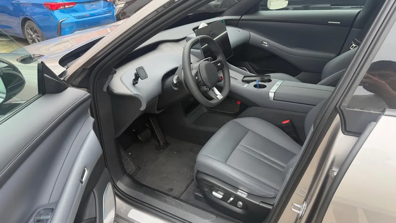 MI 2025 YU7 Long Endurance Rear Drive Automatic Gear 3
