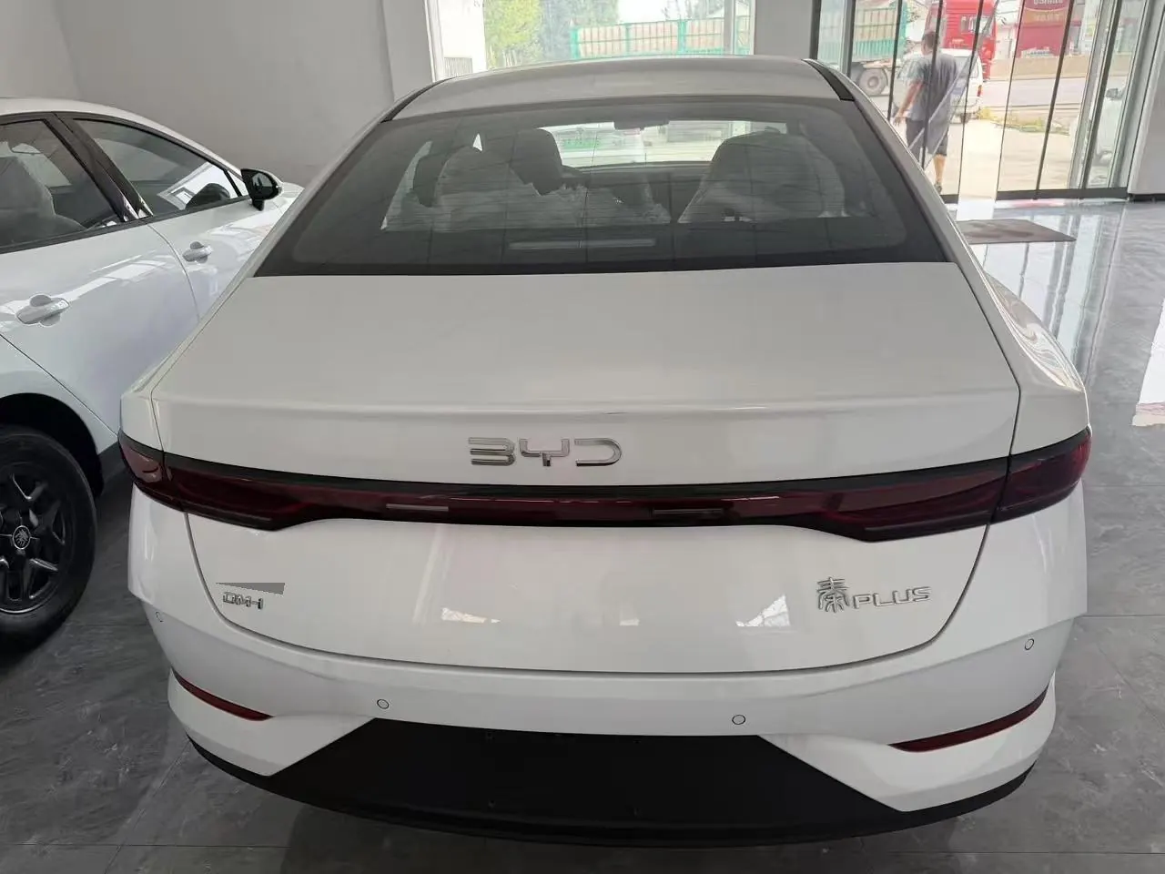 BYD 2026 Qin PLUS DM-i 1.5 CVT 128km Entry-Level Automatic 5