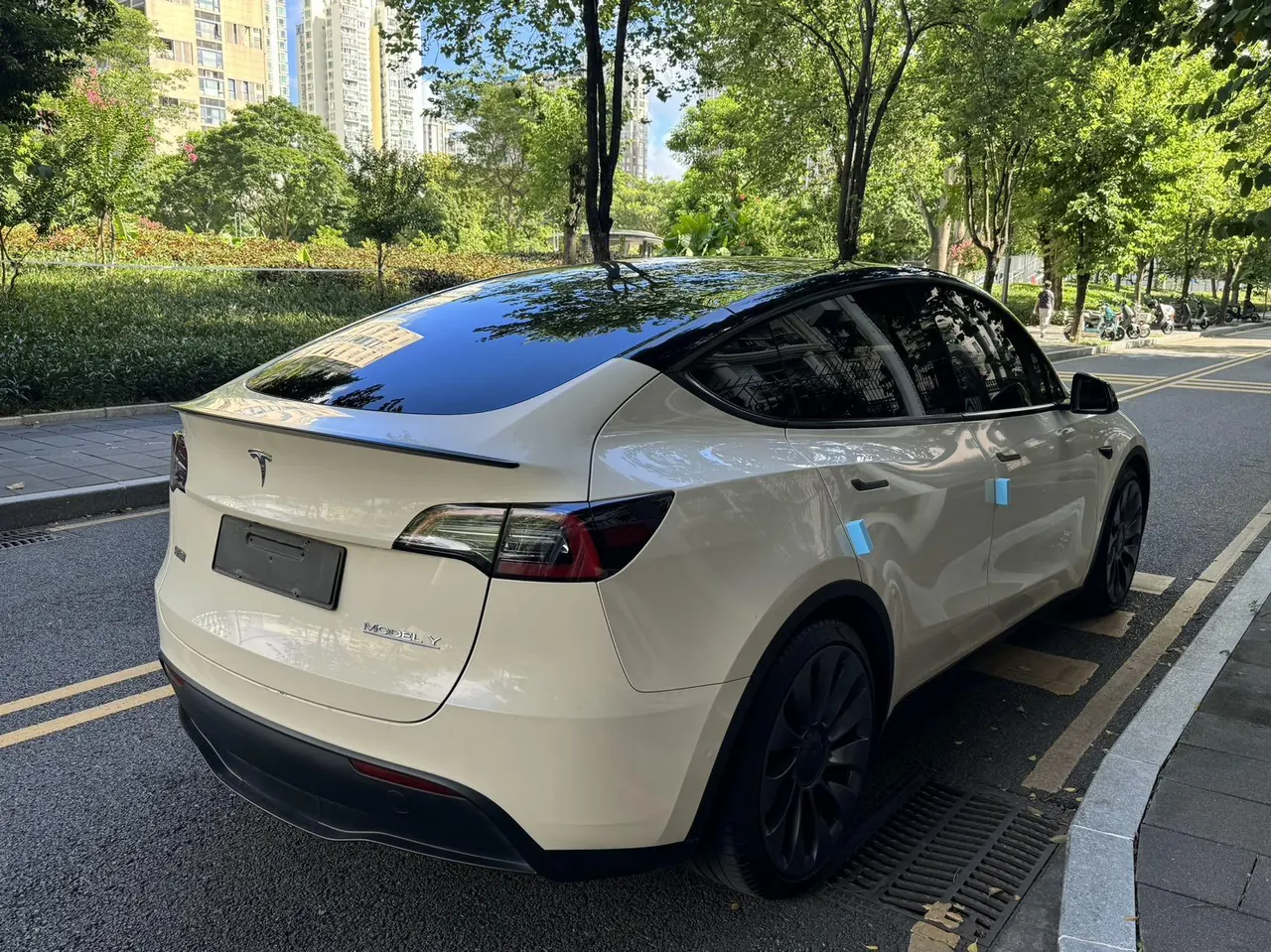 Tesla 2023 Model Y high-performance all-wheel drive version automatic transmission 7