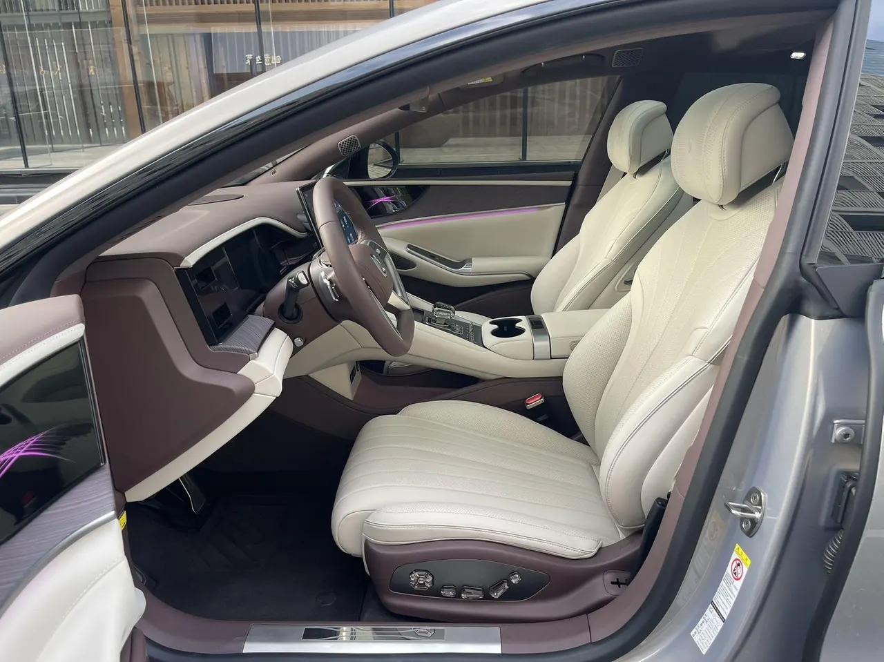 Denza 2024 Denza Z9GT 2.0T stepless 1100 four-wheel drive Max version automatic gear 8