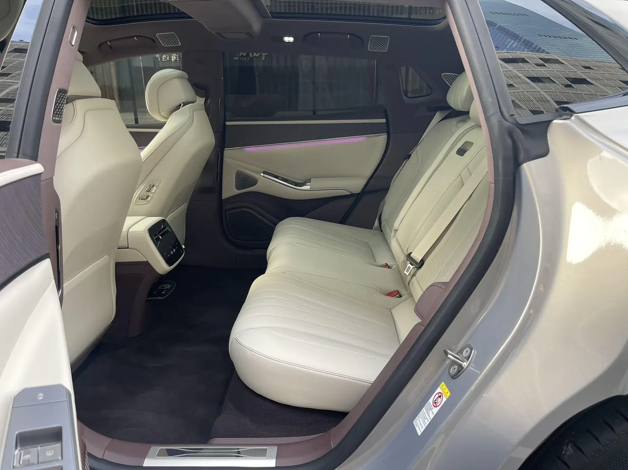 Denza 2024 Denza Z9GT 2.0T stepless 1100 four-wheel drive Max version automatic gear 9