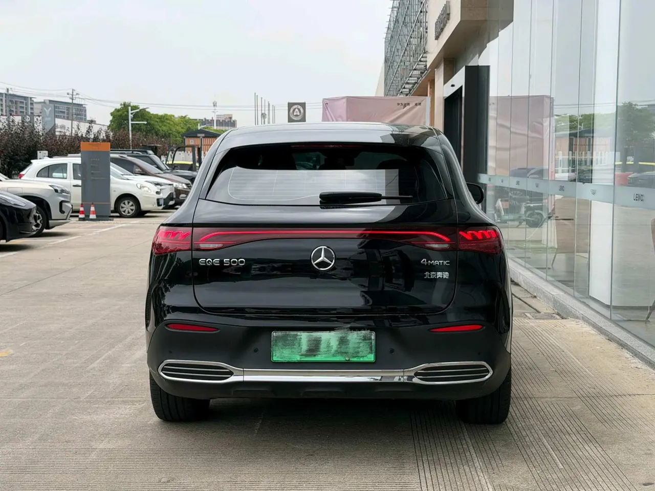 Mercedes Benz 2024 EQE SUV 500 4MATIC EQE SUV 500 4MATIC Deluxe Edition Automatic 3