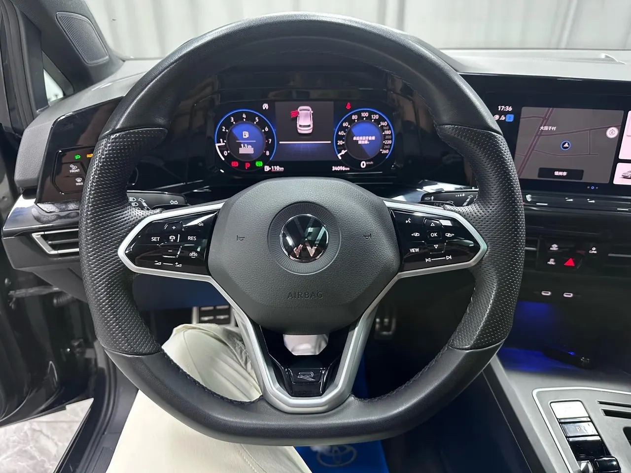 Volkswagen 2021 Golf 8 R-Line 1.4TSI 280TSI Automatic 13