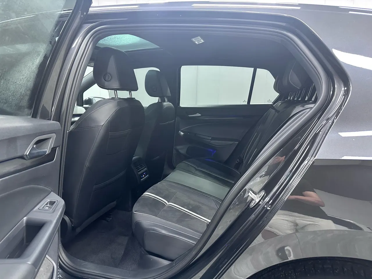 Volkswagen 2021 Golf 8 R-Line 1.4TSI 280TSI Automatic 15