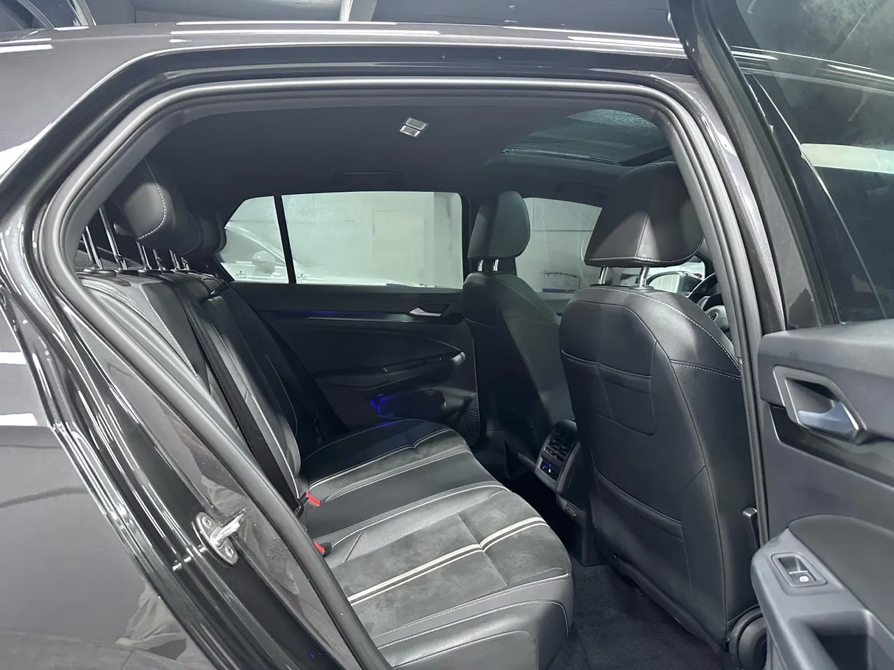 Volkswagen 2021 Golf 8 R-Line 1.4TSI 280TSI Automatic 17