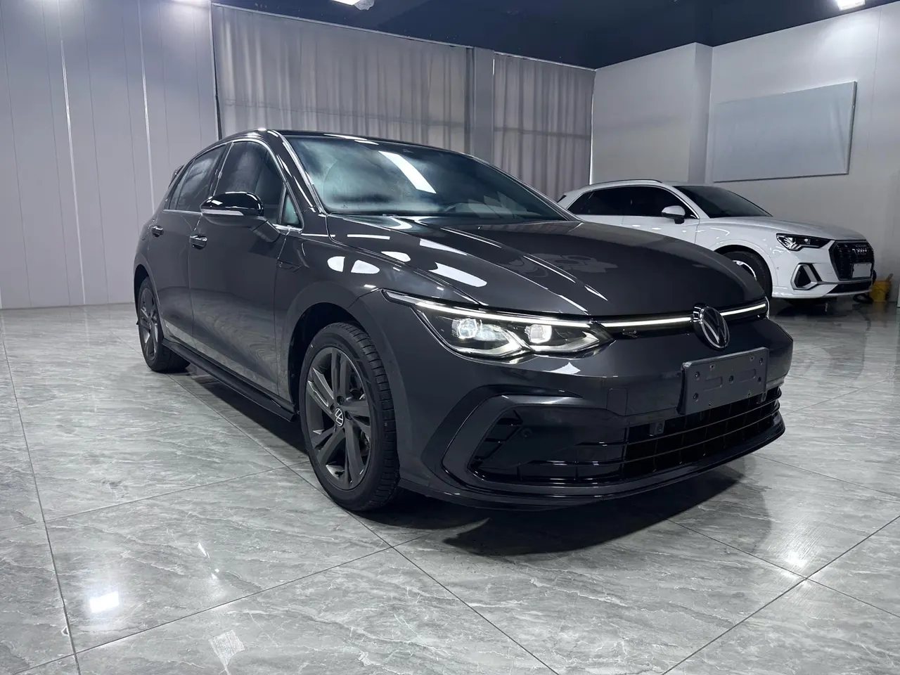 Volkswagen 2021 Golf 8 R-Line 1.4TSI 280TSI Automatic 3
