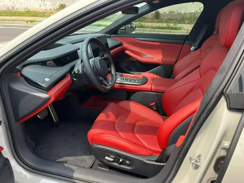 MI 2024 SU 7 750km Four-wheel Drive Max Founding Edition Automatic Gear 4