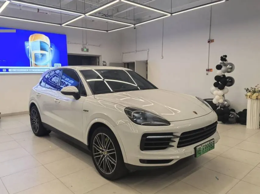 Open image lightbox: Porsche Cayenne New Energy (Imported) 2023 Cayenne Oil and Electric Hybrid 2.0T Platinum Automatic Gear