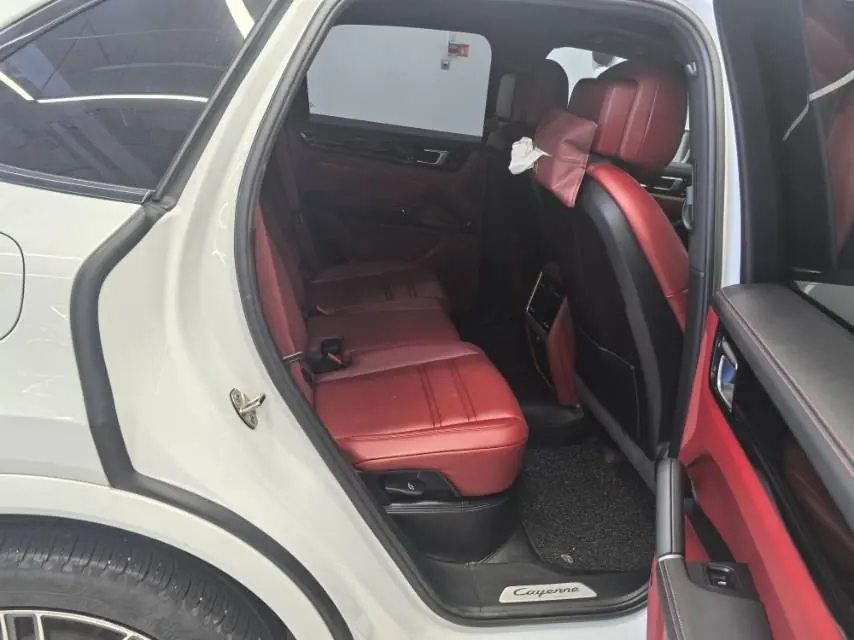 Porsche Cayenne New Energy (Imported) 2023 Cayenne Oil and Electric Hybrid 2.0T Platinum Automatic Gear 4