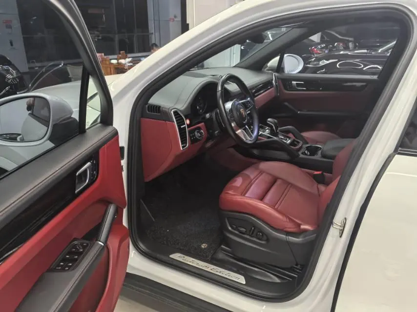 Porsche Cayenne New Energy (Imported) 2023 Cayenne Oil and Electric Hybrid 2.0T Platinum Automatic Gear 5