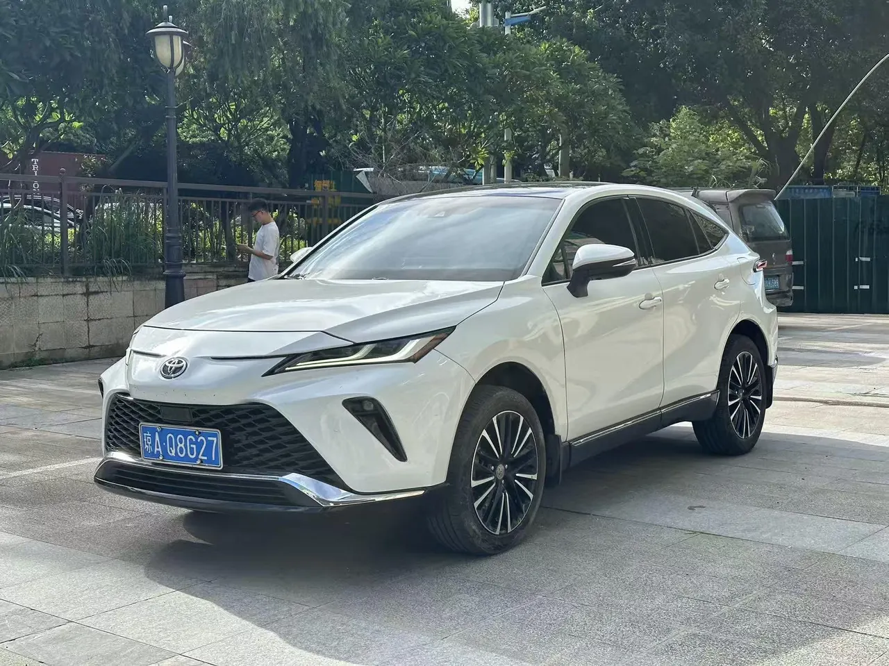 Open image lightbox: Toyota 2022 Weisa 2.0 Stepless Two-Drive Premium Edition Automatic Gear