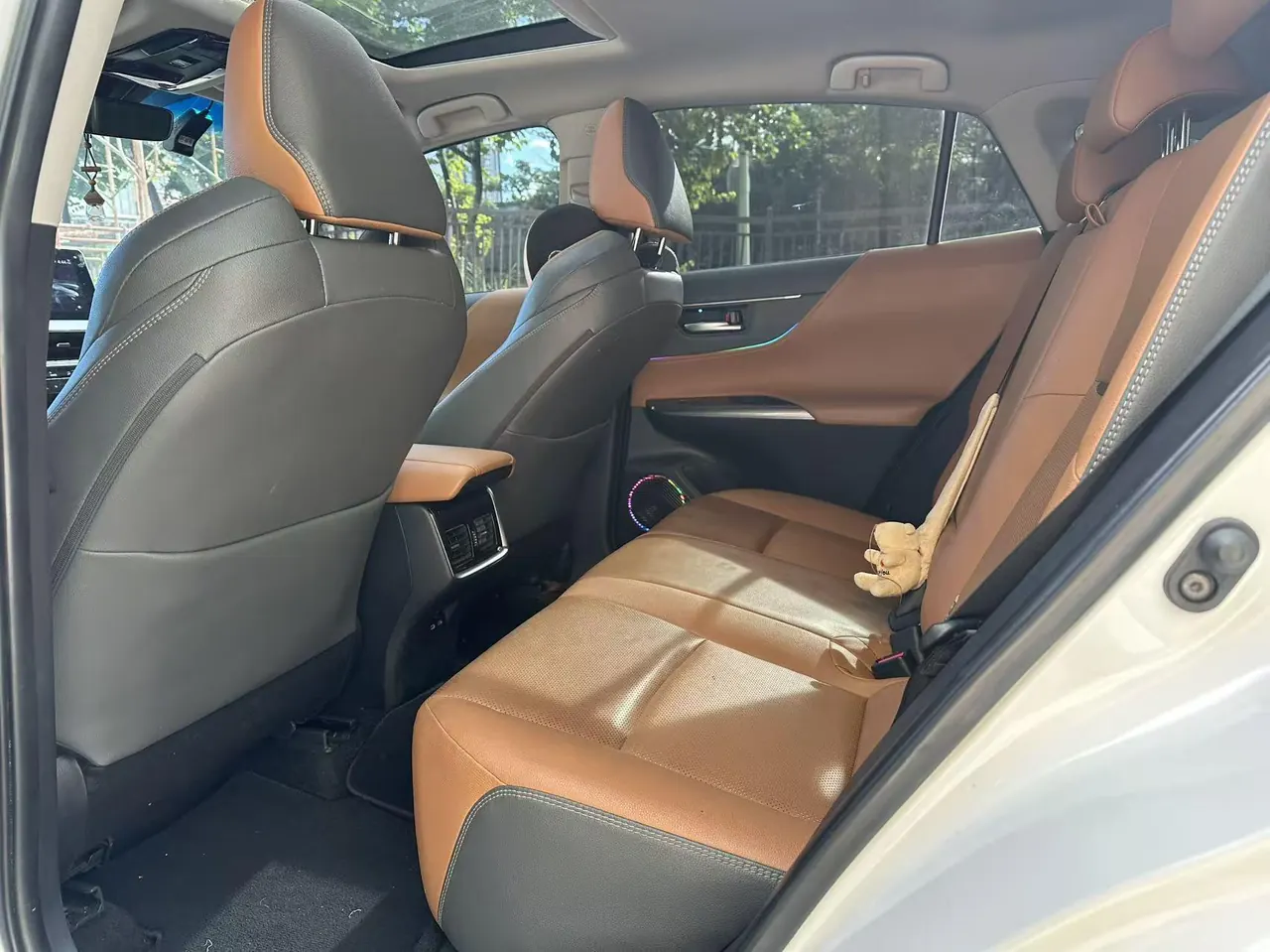 Toyota 2022 Weisa 2.0 Stepless Two-Drive Premium Edition Automatic Gear 5