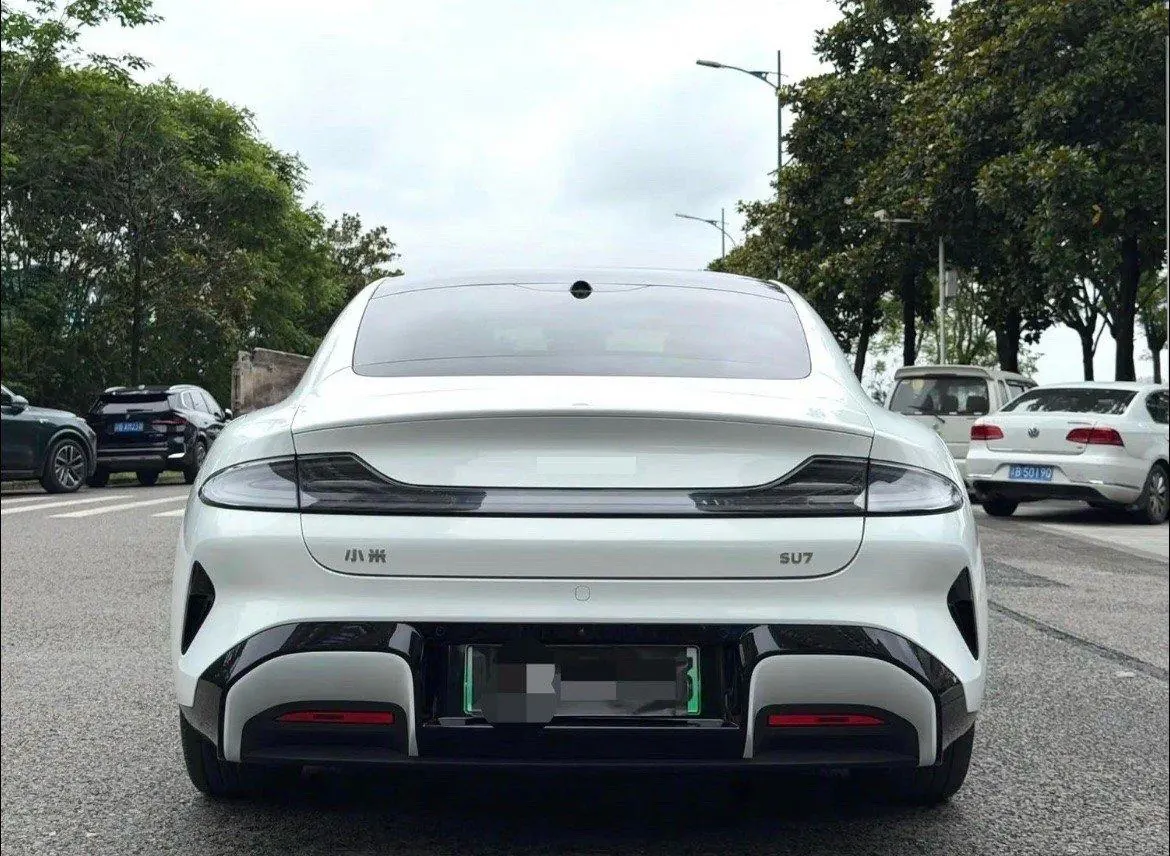 MI 2024 SU 7 700km Rear Drive Long Endurance Smart Driving Edition Automatic Gear 7