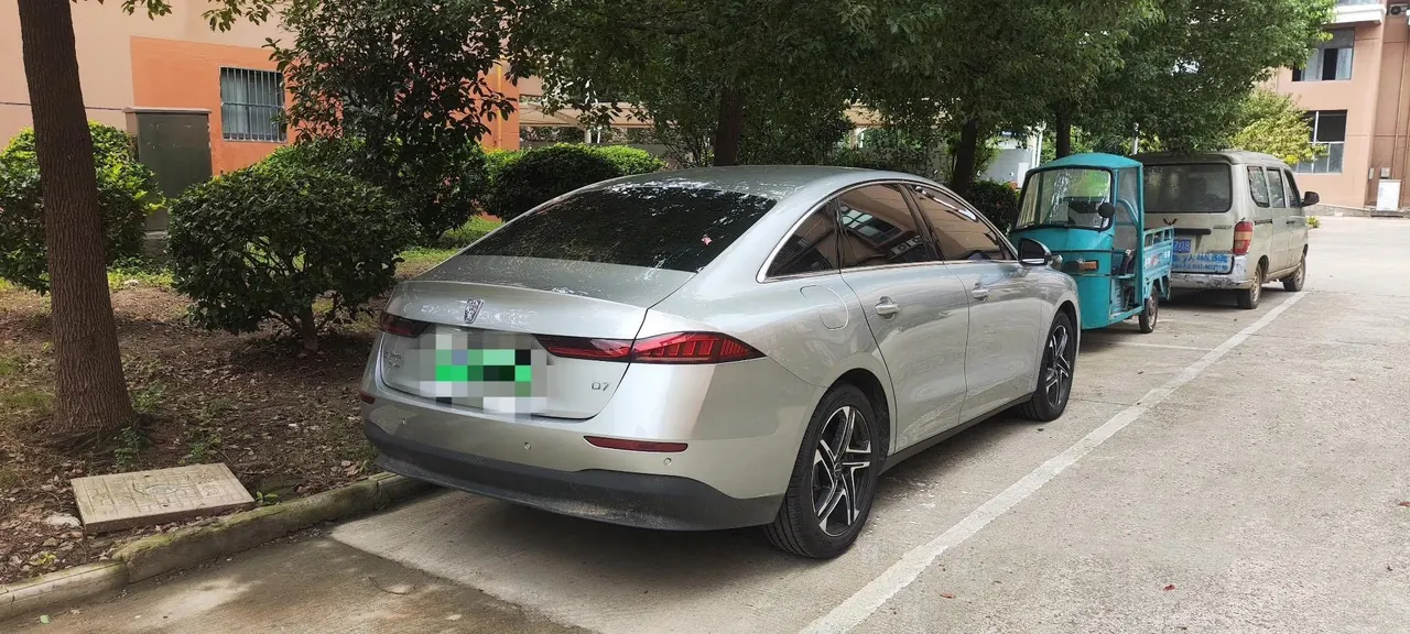 Roewe 2023 D7 DMH 1.5 125km Exceed Edition Automatic Gear 3