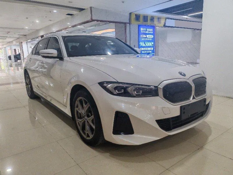 BMW 2022 i3 eDrive 35L automatic gear 3