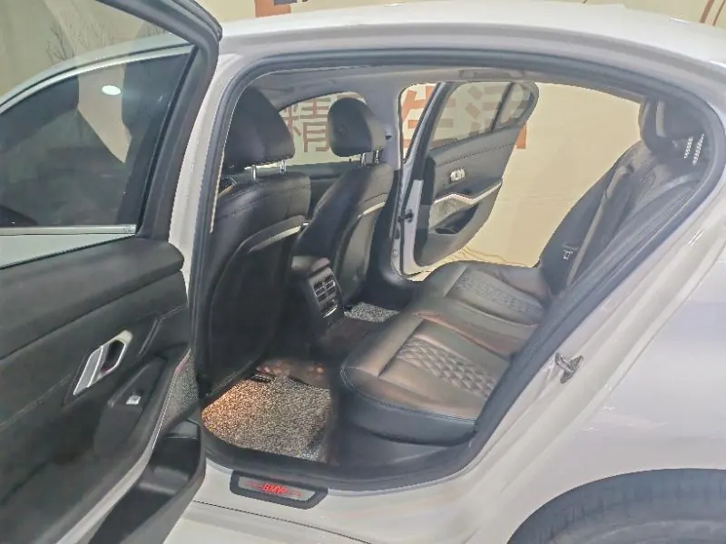 BMW 2022 i3 eDrive 35L automatic gear 4