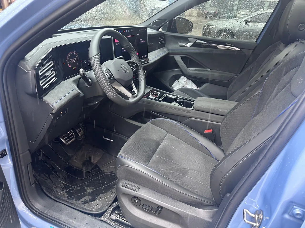 Volkswagen 2024 Tiguan L PRO 2.0TSI 380TSI Four-wheel Drive R-Line Smart Edition Automatic Gear 8