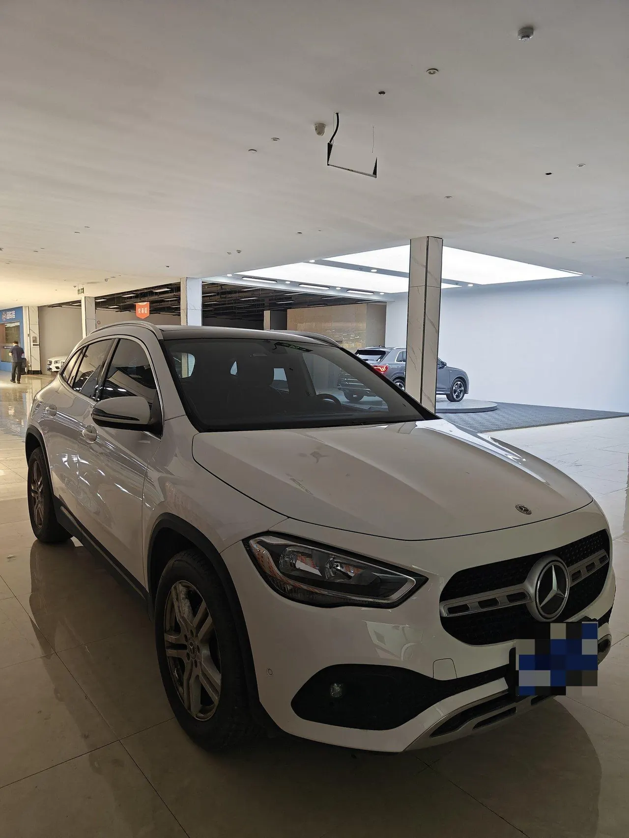Mercedes Benz 2020 GLA 180 1.3T automatic gear 3
