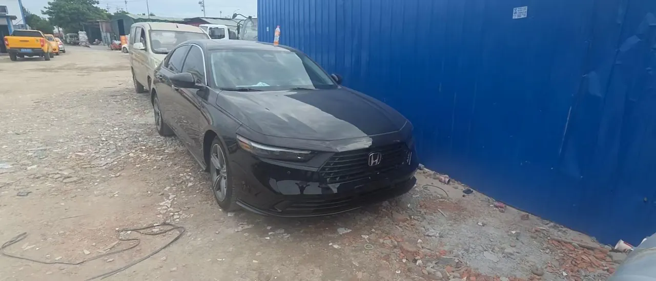 Открыть галерею: Honda 2025 11th Generation Accord 1.5T Stepless 260TURBO Premium Edition Automatic Gear