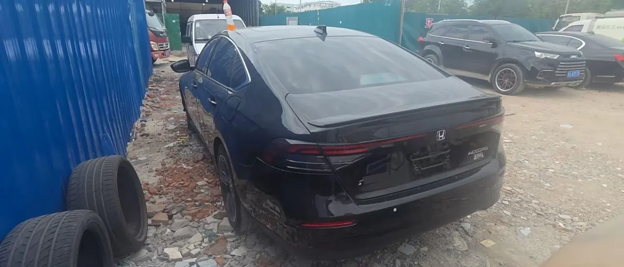 Honda 2025 11th Generation Accord 1.5T Stepless 260TURBO Premium Edition Automatic Gear 3