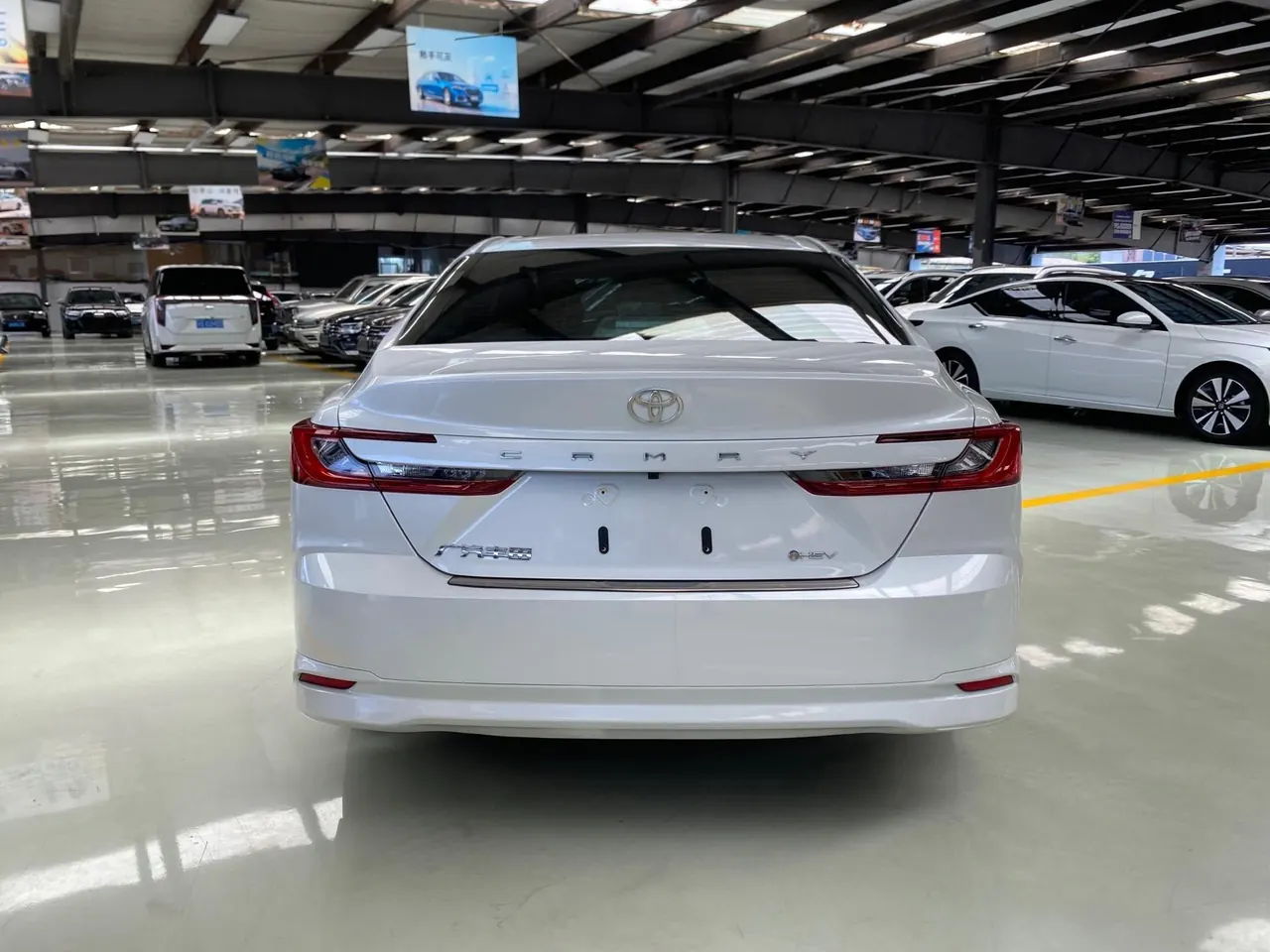 Toyota 2024 Camry Dual Engine 2.0HE Stepless Elite Automatic Gear 4