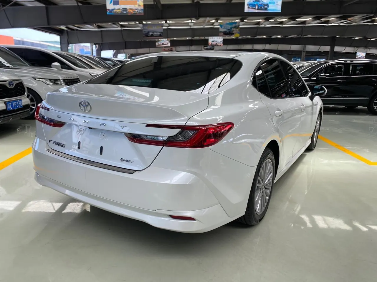 Toyota 2024 Camry Dual Engine 2.0HE Stepless Elite Automatic Gear 6