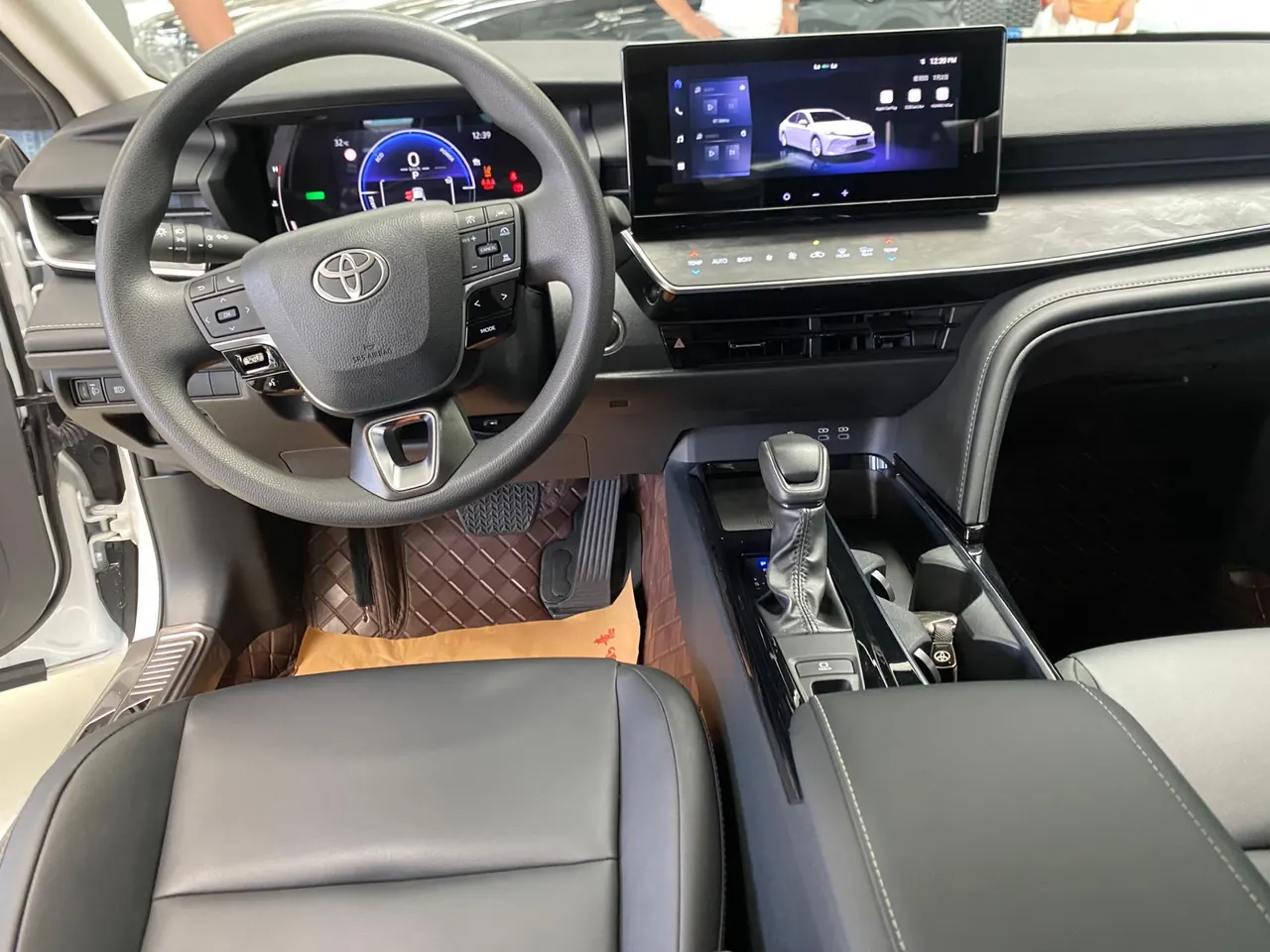 Toyota 2024 Camry Dual Engine 2.0HE Stepless Elite Automatic Gear 7