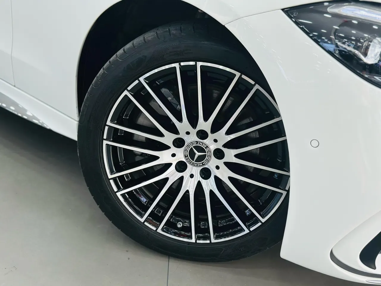Mercedes Benz Class C 2025 C 260 L 48V 1.5T Sports Edition (Modified) Automatic Gear 10