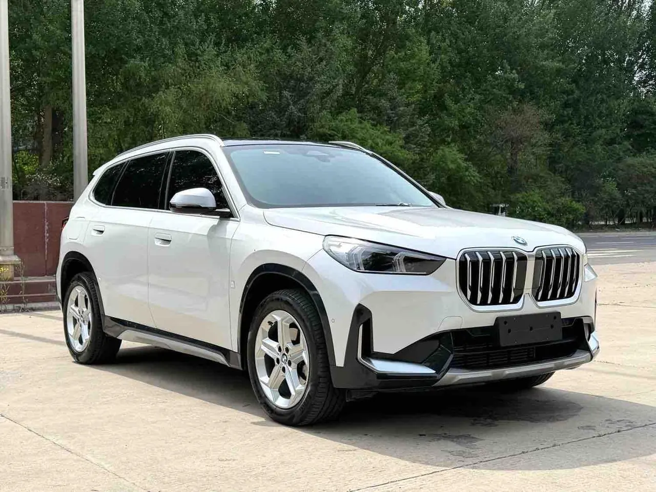 BMW 2023 X1 sDrive20Li 1.5T X Design Package Automatic Transmission 3