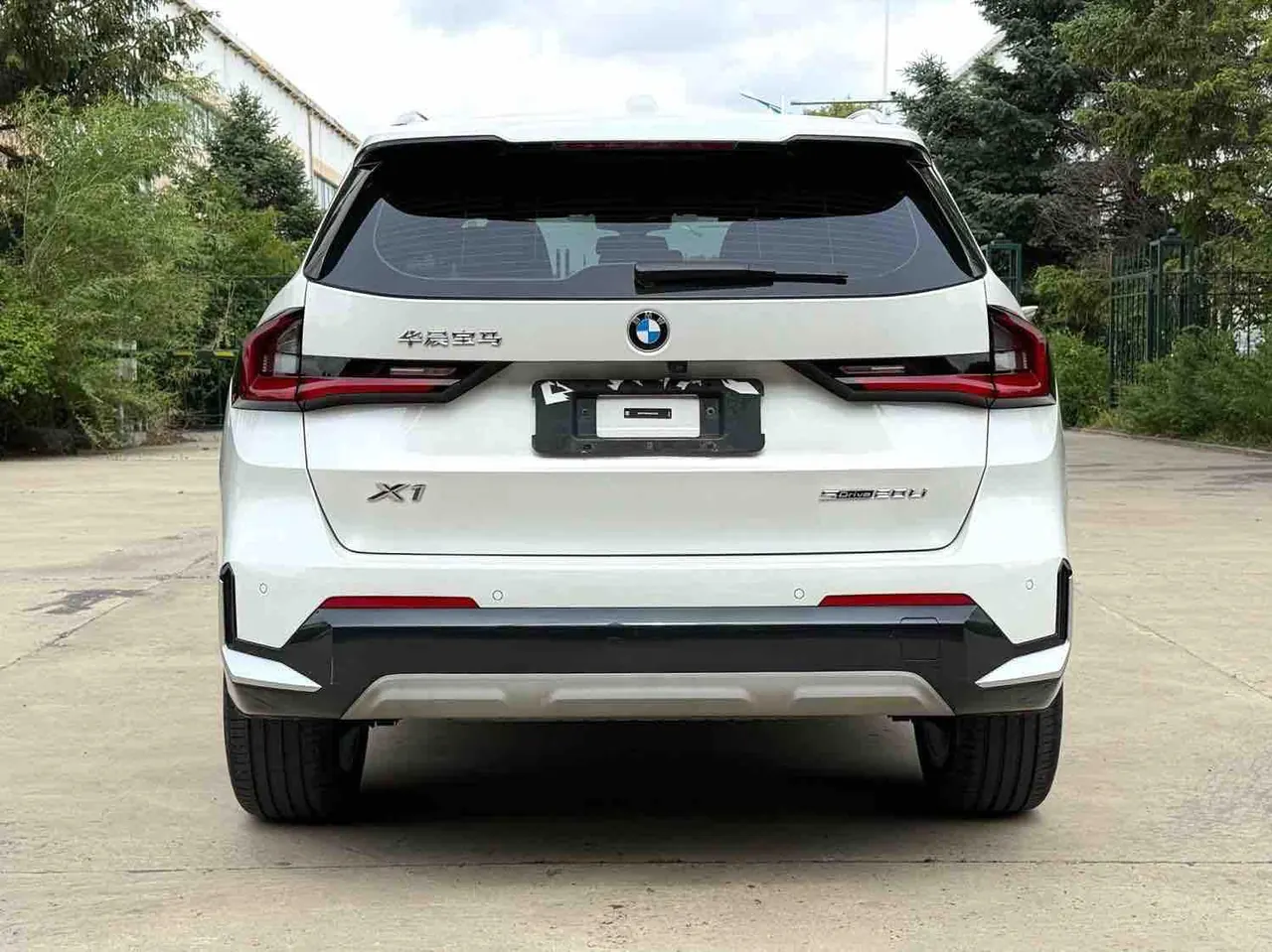 BMW 2023 X1 sDrive20Li 1.5T X Design Package Automatic Transmission 6