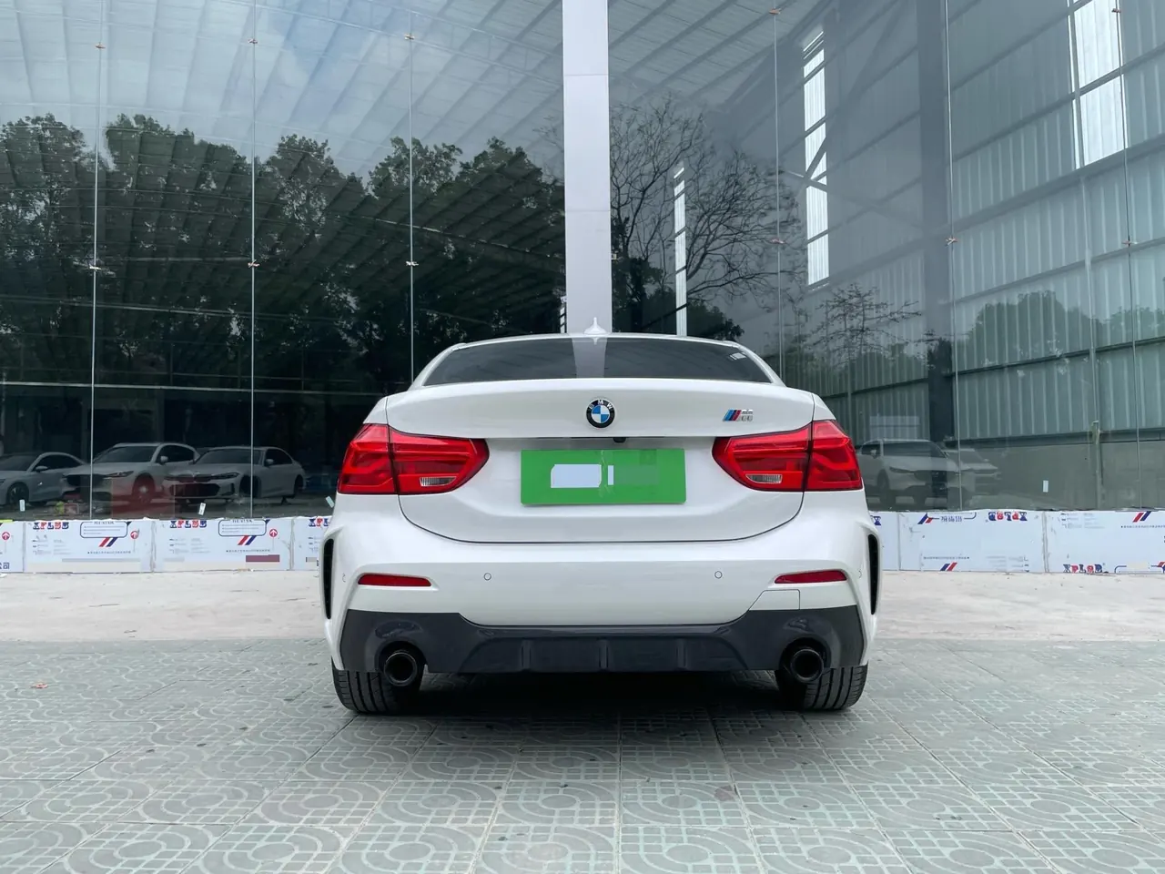 BMW 1 Series 2022 120i 1.5T M Sports Obsidian Night Edition Automatic Gear 4