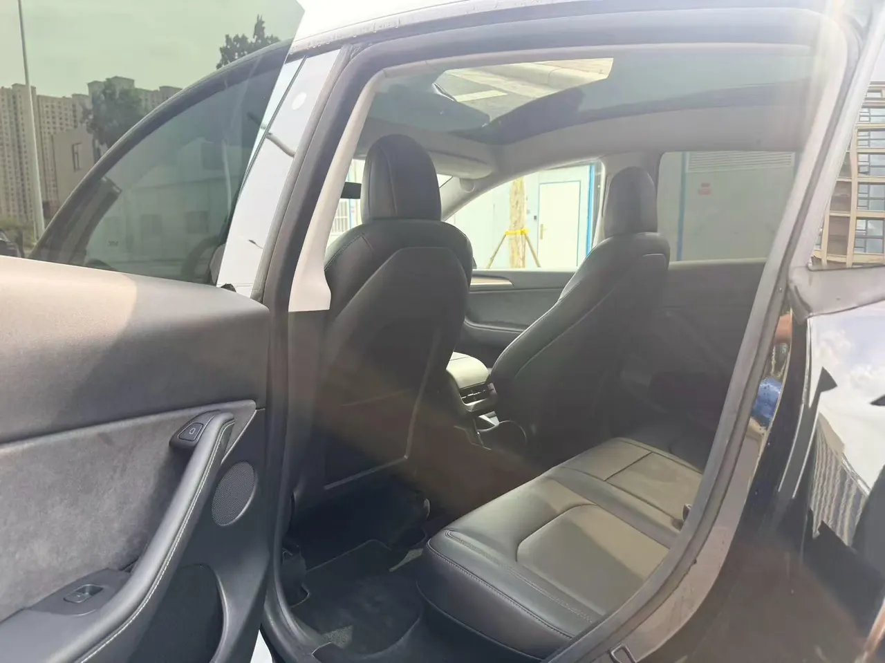 Tesla 2022 Model Y rear-wheel drive version (facelift) automatic gear 2