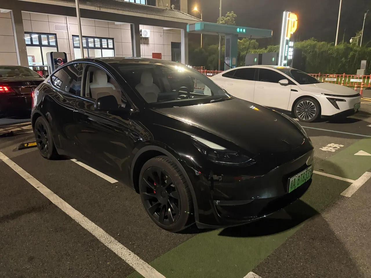 Tesla 2022 Model Y rear-wheel drive version (facelift) automatic gear 2