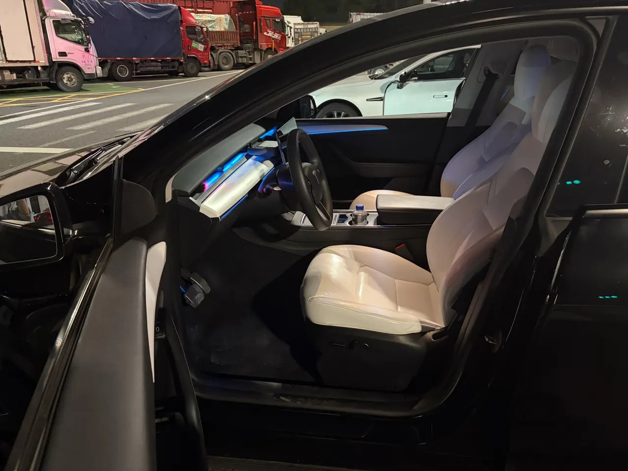 Tesla 2022 Model Y rear-wheel drive version (facelift) automatic gear 3