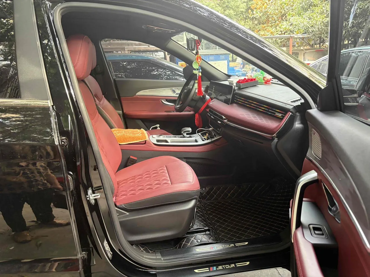 Jetour 2023 X70 PLUS 1.5T Brave PLUS7 Automatic Gear 3