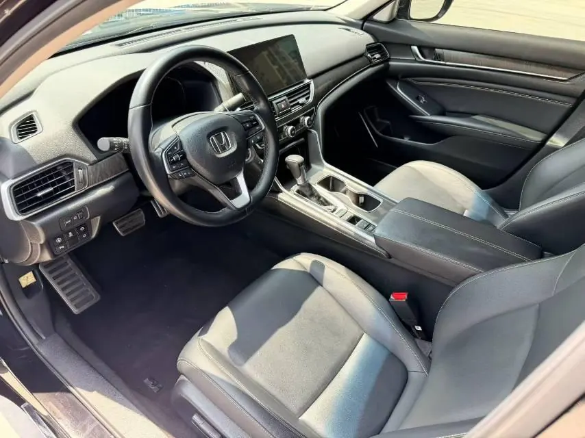 Honda 2022 10th Generation Accord 1.5T Stepless 260TURBO Magic Night Premium Edition Automatic Gear 4