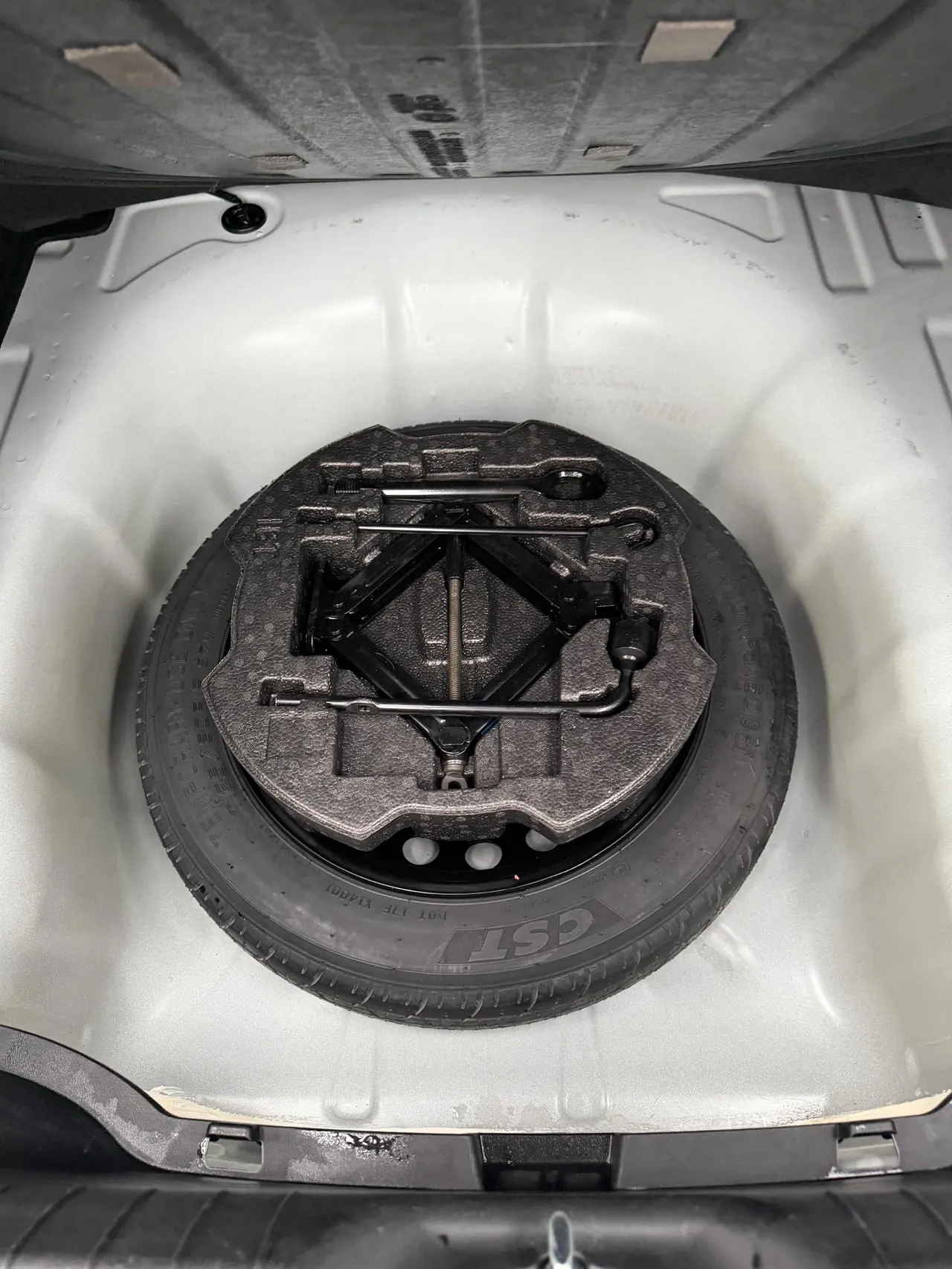 Hyundai 2022 Elantra -3-compartment 1.5 stepless LUX premium automatic gear 18