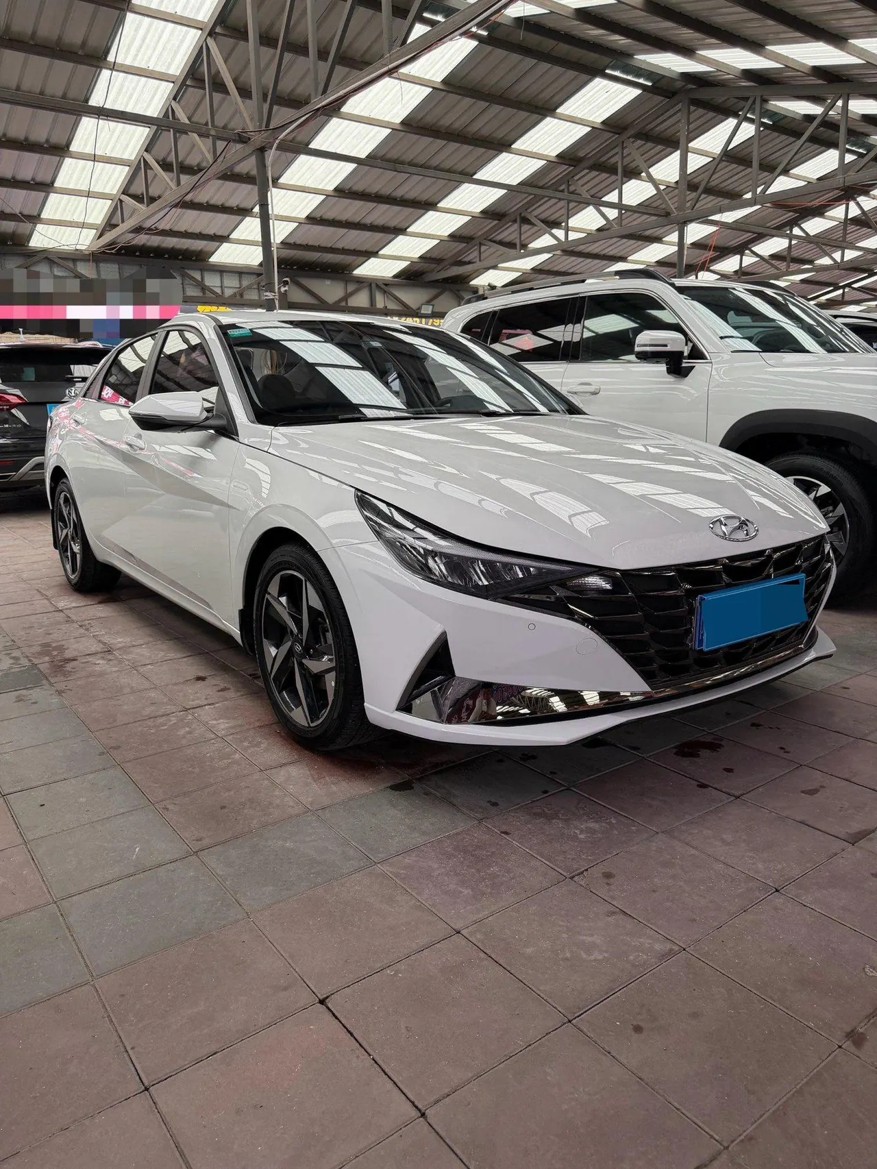 Hyundai 2022 Elantra -3-compartment 1.5 stepless LUX premium automatic gear 3