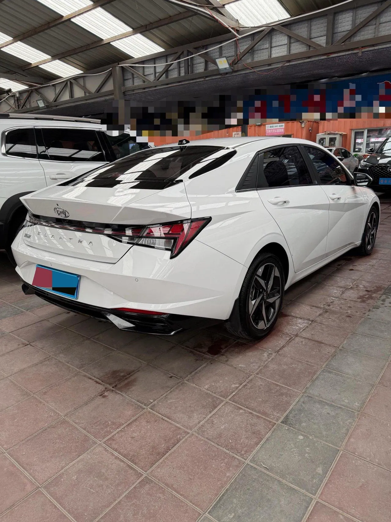 Hyundai 2022 Elantra -3-compartment 1.5 stepless LUX premium automatic gear 6