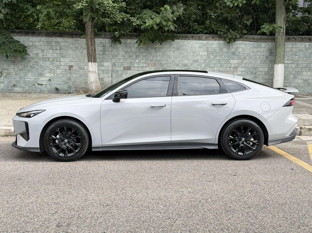 ChangAn 2025 UNI-V 1.5T honorable automatic gear 2