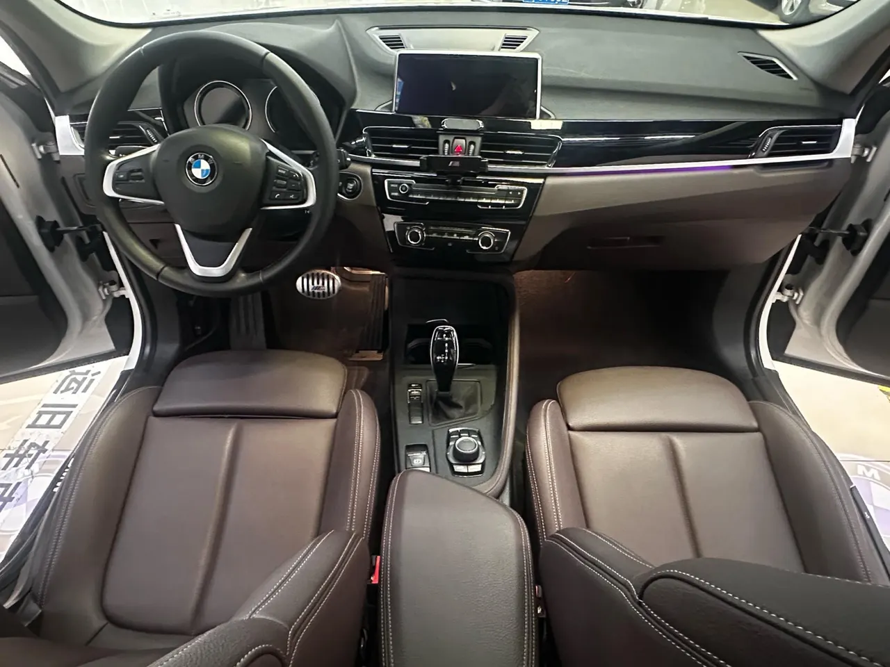 BMW 2020 X1 sDrive20Li 1.5T fashion automatic gear 11