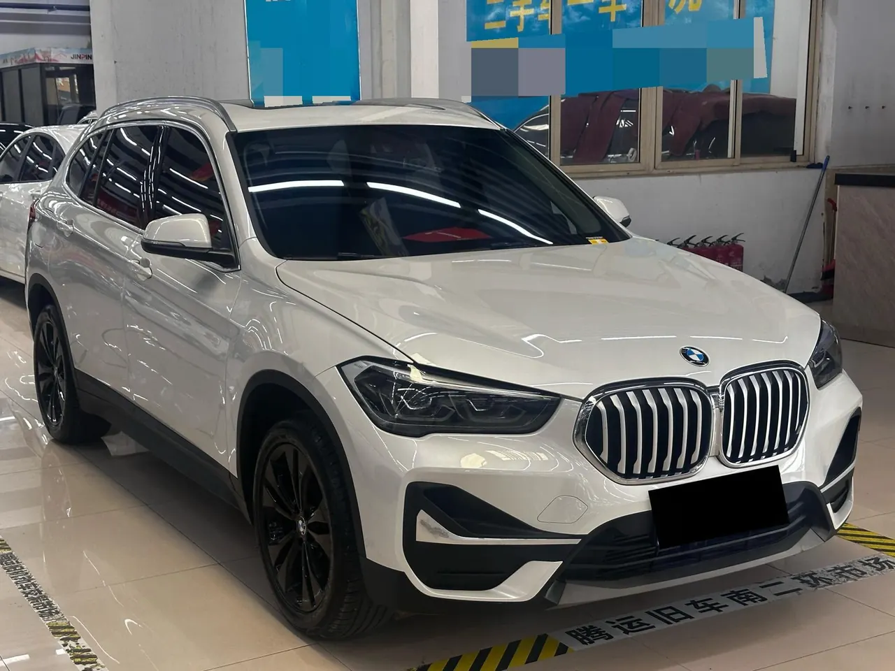 BMW 2020 X1 sDrive20Li 1.5T fashion automatic gear 3